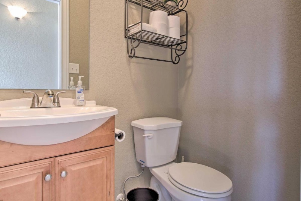 House with Outdoor Oasis Less Than 3 Miles from Canyon Lake! Image 21
